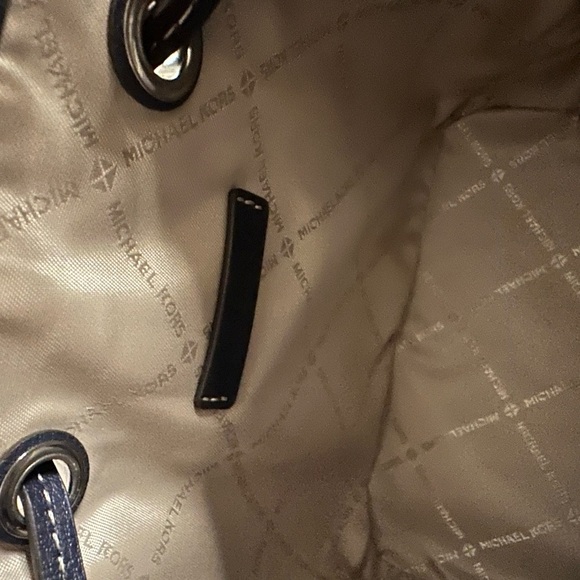 Michael Kors Small Suri Bucket Crossbody Bag Admiral Blue - Picture 7 of 8